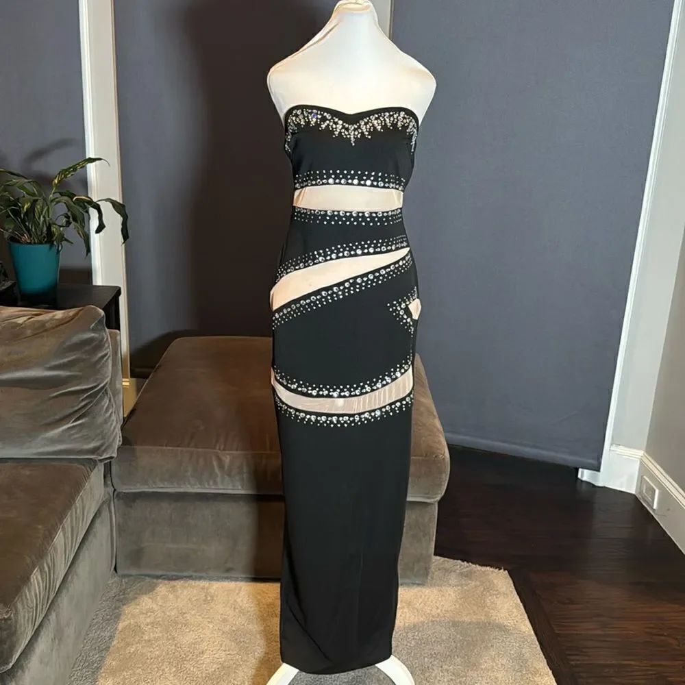 Women’s Strapless Mesh Paneled BodyCon Dress Silver Rhinestone Detail Size M NEW